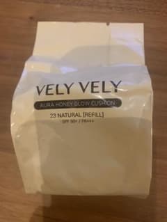 VELYVELY クッションファンデーションレフィル　新品未使用品のサムネイル