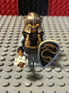 LEGO 8822 レゴ カルザンミニフィグ 兵士 武器・盾付きのサムネイル