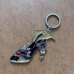 【匿名配送】レア☆ディズニーストア（セイントルシア）＊白雪姫キーホルダー 匿名配送】レア☆ディズニーストア（セイントルシア）＊白雪姫