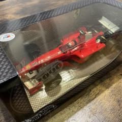 Ferrari F2004 1/24 スケール ミニカーのサムネイル