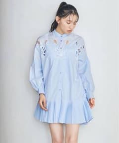ココディール刺繍入りライトブルーシャツドレスのサムネイル