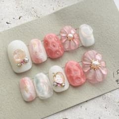現品ネイルチップ　いちご　ストロベリー　ピンクのサムネイル