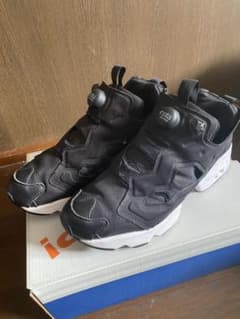 Reebok インスタポンプフューリー OG ブラック/ホワイト DV6985のサムネイル