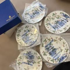 ゆ*ん様  WILD STRAWBERRY 皿 5枚セット Wedgwood Wild Strawberry 皿 5枚セット - メルカリ