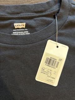 Levi’s リーバイス ブラック Tシャツ XS 新品タグ付きのサムネイル