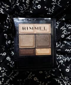 RIMMEL ワンダースイートアイシャドウ 002 ヘーゼルナッツショコラのサムネイル