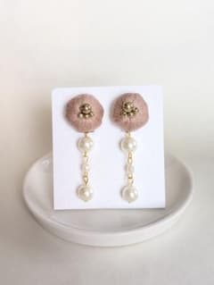 Adult-cute dusty pink earrings with pearls, handmade, elegant.