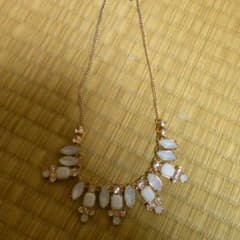 ホワイトネックレス♪のサムネイル