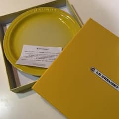 【新品】ル・クルーゼ　LE CREUSET  19㎝　イエロー　プレート　皿のサムネイル