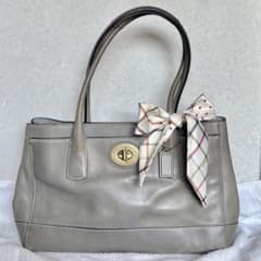 COACH コーチ ラージマデリン レザー トートバッグ ターロックのサムネイル