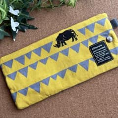 ハンドメイド　ボックスサイズティッシュ　携帯ケース　⌘ あんぱん　イエロー ハンドメイド ボックスサイズティッシュ 携帯ケース ⌘ flag イエロー