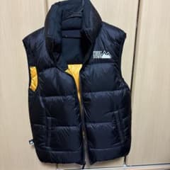 FIRST DOWN ダウンベスト 黒/黄色リバーシブル - メルカリ