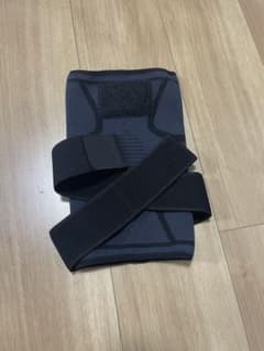 膝サポーターのサムネイル