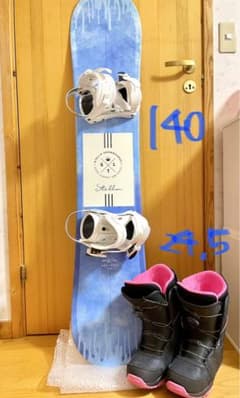 スノーボード3点セット　レディース【板140cmブーツ24.5cm】のサムネイル