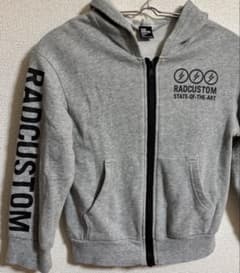 RAD CUSTOMのグレー♡ジップアップパーカー　サイズ120のサムネイル