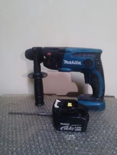 Makita 充電式ハ ンマードリル グリップ、SDSプラスシャンク付 - メルカリ