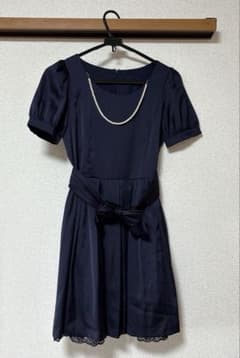 ＬＡＩＳＳＥＰＡＳＳＥ　ネイビー パフスリーブ ドレスのサムネイル