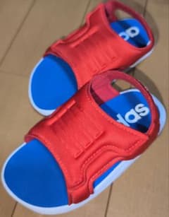 adidas（アディダス） ベビーサンダル 赤 青13cmのサムネイル