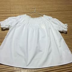 ホワイトオフショルダーのサムネイル