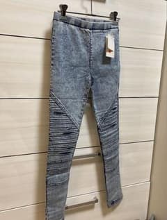 新品未使用スキニージーンズagお好きな方にも♪のサムネイル