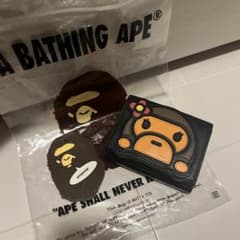 BAPE BABY LISA LEATHER WALLET - メルカリ