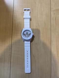 アディダス時計　ホワイト　シルバー