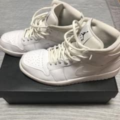 AIR JORDAN 1 MIDのサムネイル