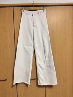 Zaraホワイト ワイドレッグデニムのサムネイル