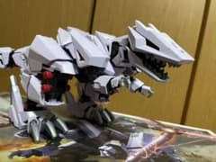 ＨＭＭゾイド　バーサークフューラー　完成済　一部破損のサムネイル