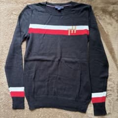 【新品未着用】TOMMY HILFIGER 長袖ニットブラック XS【タグ無し】のサムネイル