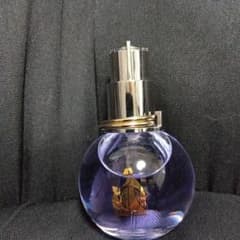 女性用香水 紫色の丸型ボトルのサムネイル