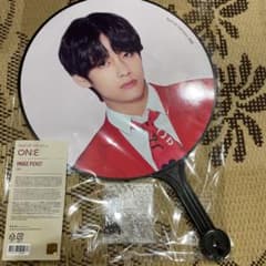 BTS v テテ うちわのサムネイル