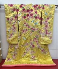 ⚫︎中古⚫︎豪華絢爛⚫︎【相良刺繍 色打掛】黄色系⚫︎とても状態は
