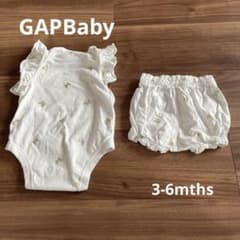 GAP Baby ロンパース・パンツセット　3-6month 60cmのサムネイル