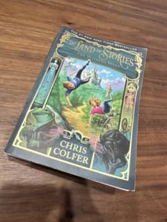 The Land of Stories The Wishing Spellのサムネイル