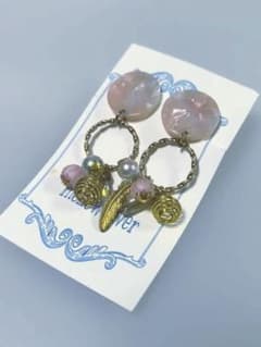 ハンドメイド イヤリング ピンクのサムネイル