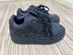 adidas ブラックレザー スニーカー 厚底のサムネイル