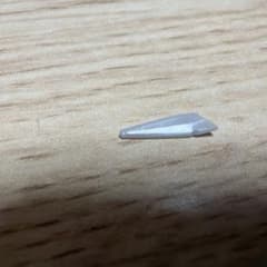 好きな子とのデート前に梳いて折れたクシの1本のサムネイル