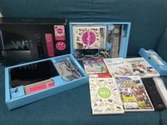 Wii本体・ソフト6つ・リモコン4つのサムネイル