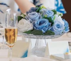 造花 フラワーボール（水色と白のバラ）8個セットのサムネイル