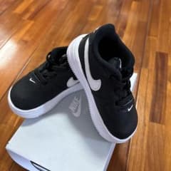 NIKE エアフォース1のサムネイル
