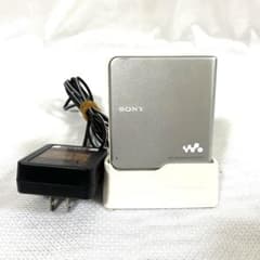 SONY MDウォークマンMZ-E10&充電スタンド ソニーMDウォークマン 充電スタンド BCA-MZE10 MZ-E10 充電器 - メルカリ