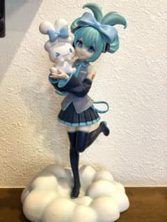 Hatsune Miku Cinnamoroll Super Premium Figure Doll (damaged)