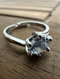 新品 ゴージャスリング 人気 高見え レディースのサムネイル
