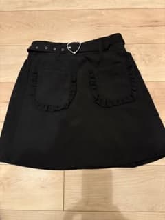 ハートバックル フリルポケット ミニスカート ブラックのサムネイル