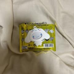 フォトバッチ付きマスコット　サンリオ　シナモンのサムネイル