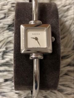 美品GUCCI シルバー 1900L スクエア バングルウォッチ - メルカリ
