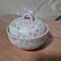 桜柄 蓋つき煮物椀 陶器製のサムネイル