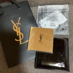 新品未使用　YSL BEAUTE ゴールド 専用ポーチ付きのサムネイル