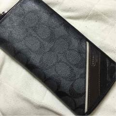 COACHの財布のサムネイル